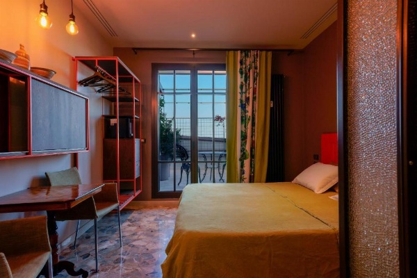 Skyline 1/7 B&B image 28